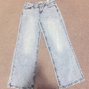 Brand new Low rise baggy jeans